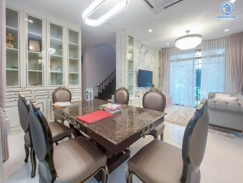 *****บ้านเดี่ยวมือสองย่านนนทบุรี ม.บางกอกบูเลอวาร์ด แจ้งวัฒนะ2  เนื้อที่กว้างถึง 67 ตร.ว. ฟังก์ชัน 4 ห้องนอน 4 ห้องน้ำ ที่จอดรถ 2 คัน บ้านหลังใหญ่ พื้นที่ใช้สอยกว้างขวาง ทำเลเดินทางสะดวก เชื่อมต่อถนนแจ้งวัฒนะ, ถนนสะพานนนทบุรี-บางบัวทอง, ถนนถนนทางหลวงชนบทนนทบุรี